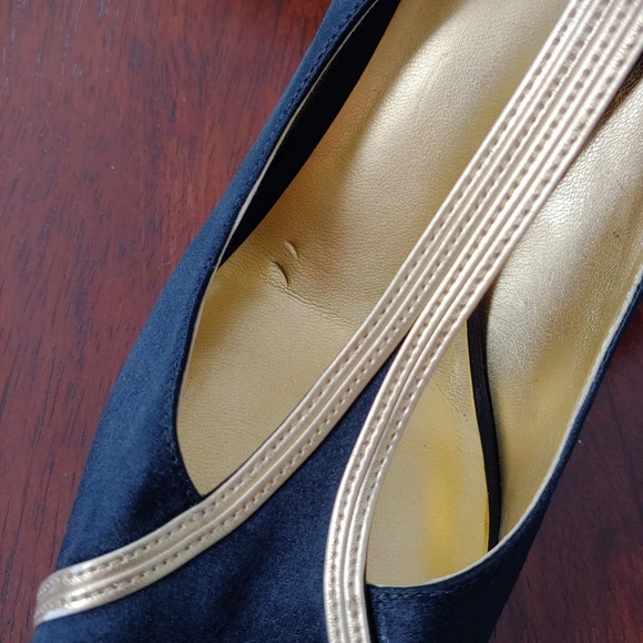 AVAILABLE ONLY IN THE BUNDLE/ Amazing Nine West 9 1/2 Heels, black and gold - Picture 12 of 15